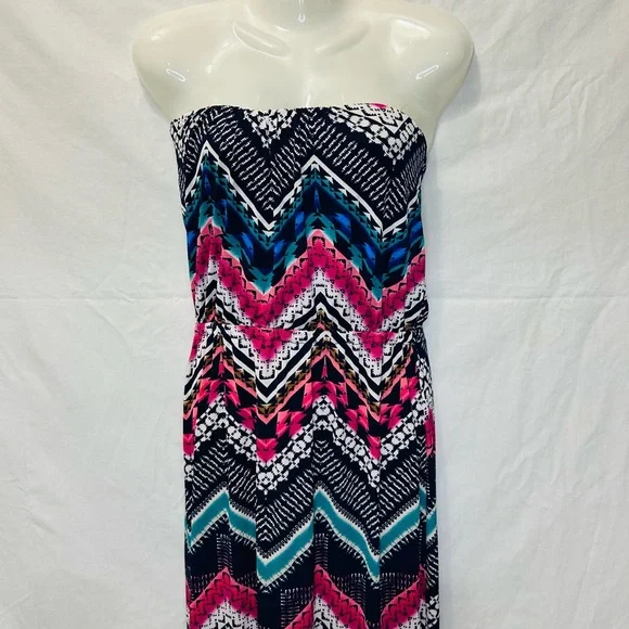 Chevron Strapless Dress in Multicolor - Picture 4 of 10